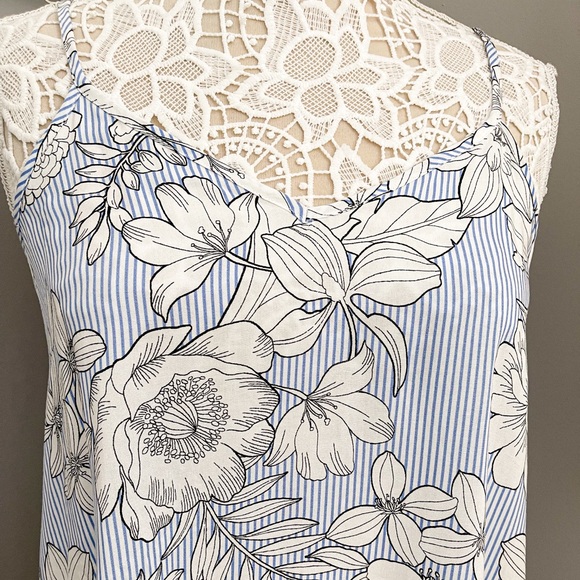 Spring Floral Tank - Picture 2 of 5